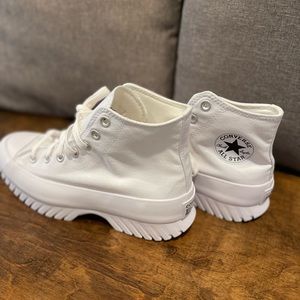 Unisex All White Chuck Taylor All Star Lugged 2.0 Platform